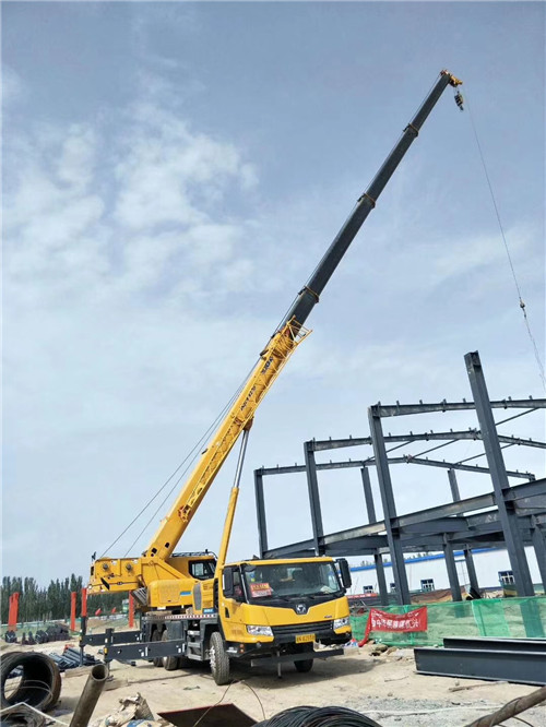 安乡县超高层建筑钢结构吊装案例